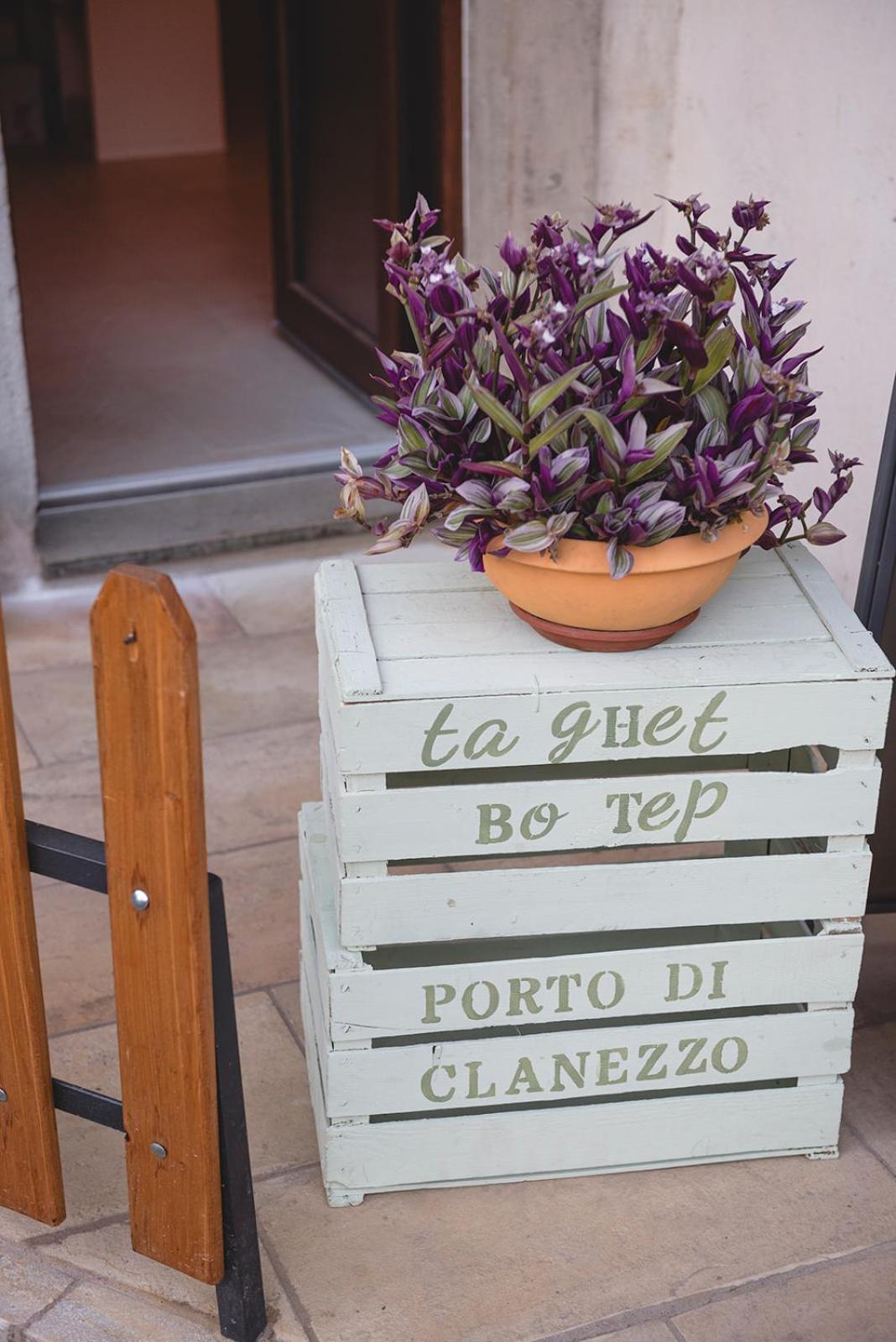 Porto Di Clanezzo Bed & Breakfast Exterior photo
